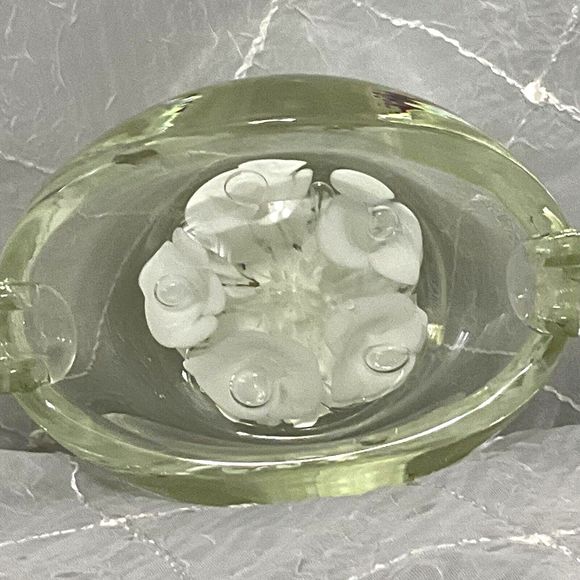 Vtg St Clair Glass Paperweight Ashtray White Trumpet Flowers Controlled Bubbles - Picture 9 of 16